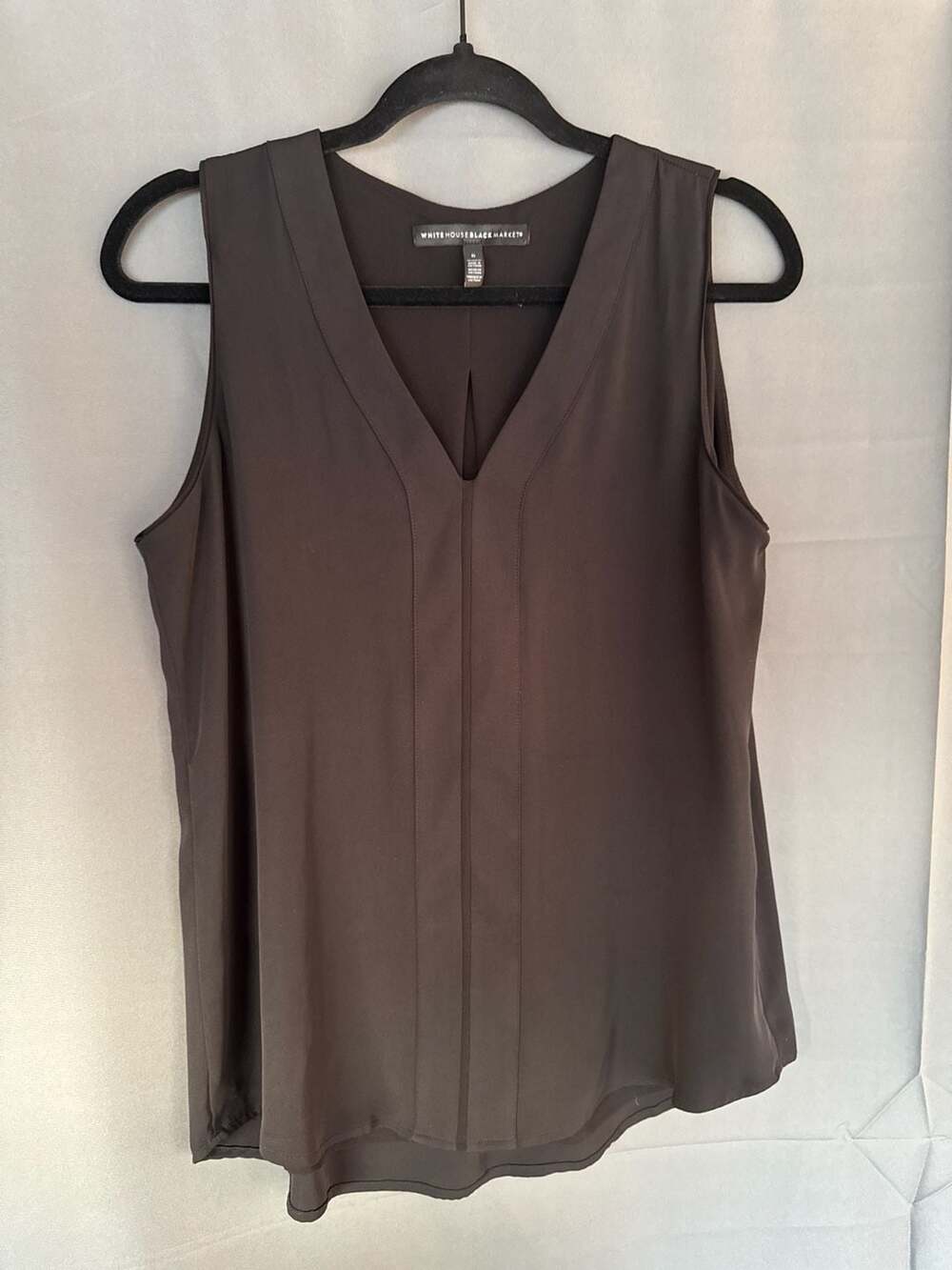 White House Black Market Black Sleeveless V-Neck Pleated Front Blouse Size 6